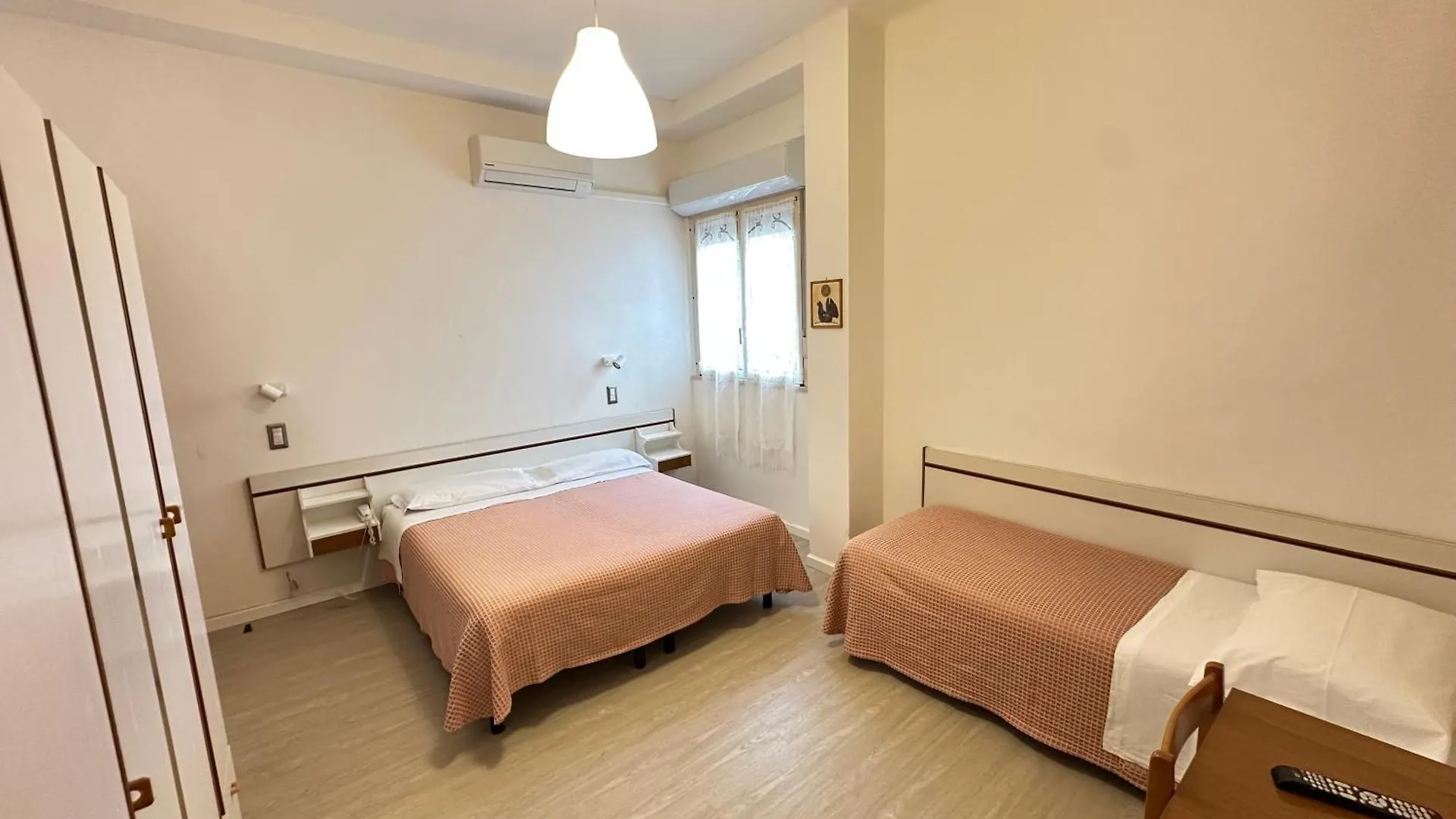 Hotel Fiorenza ミラノ・マリッティマ 2*,  イタリア